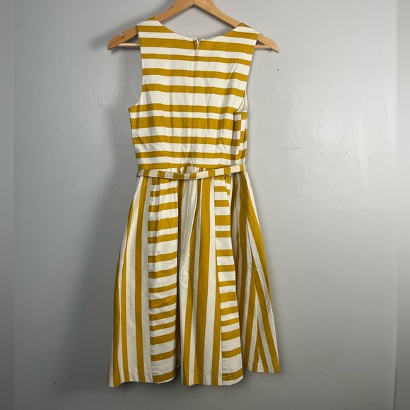 Modcloth Women's S Fit and Flare Striped Dress Full Skirt in Yellow V Neck - Picture 5 of 7